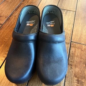 Dansko shoes never worn